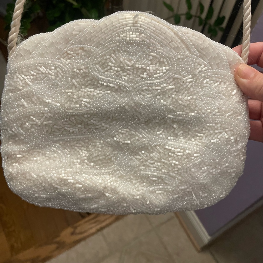 Vintage beaded bag in white